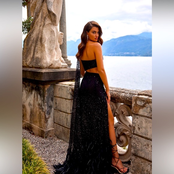 Amour the Label “Delphine” two piece set—worn only once. - Picture 2 of 5